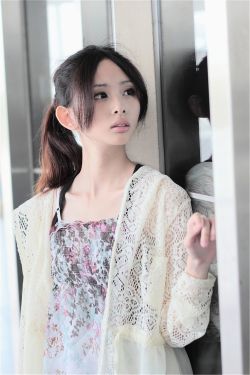 庭院女人